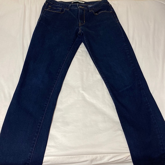 Levi’s Mid Rise Skinny Jeans - Picture 5 of 16